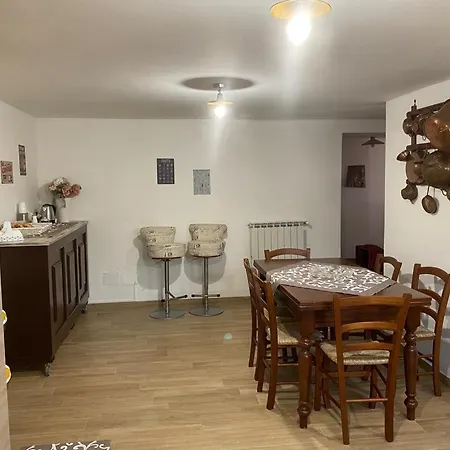 La Casa Del Borgo-intero Appartement Latina